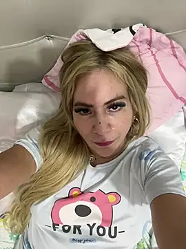 LARIANA RIVERA23 online show from February 10, 8:35 pm