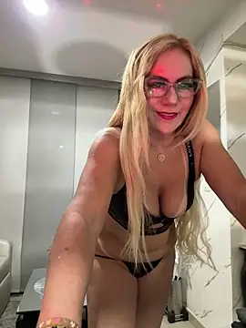 LARIANA RIVERA23 online show from March 18, 5:10 am