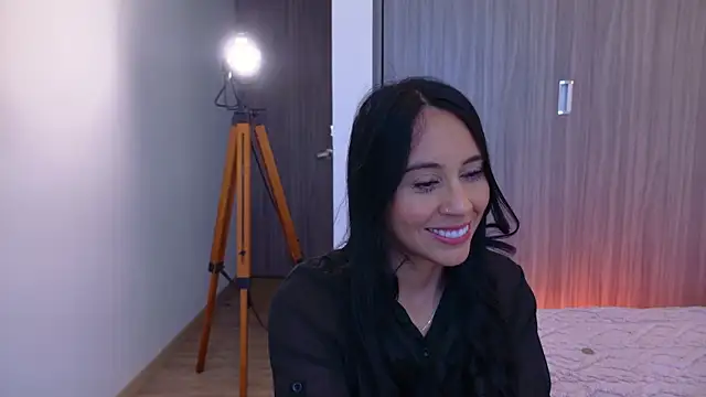 Snapshot of Miarouss3 chatting on November 4, 1:32 pm Miarouss3 online show from November 4, 1:32 pm