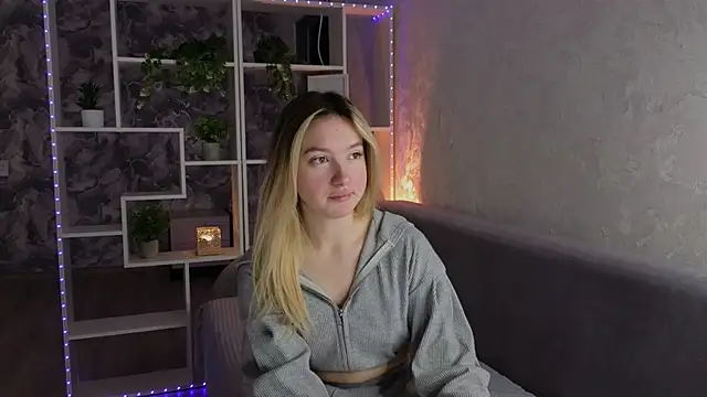 Snapshot of flawless_angell chatting on October 20, 2:01 am flawless angell online show from October 20, 2:01 am