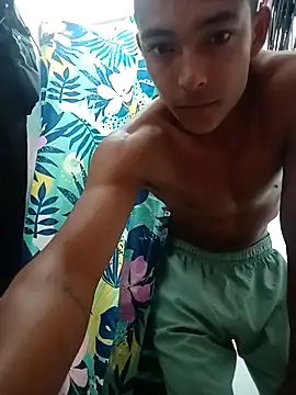 Snapshot of Demiansteven2 chatting on October 7, 12:35 pm Demiansteven2 online show from October 7, 12:35 pm