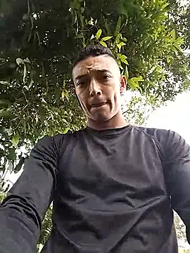 Snapshot of Demiansteven2 chatting on October 11, 4:27 pm Demiansteven2 online show from October 11, 4:27 pm