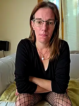 Snapshot of SpiceLea chatting on September 22, 1:35 pm SpiceLea online show from September 22, 1:35 pm