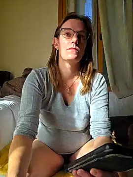 Snapshot of SpiceLea chatting on September 29, 8:30 am SpiceLea online show from September 29, 8:30 am