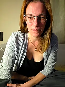 Snapshot of SpiceLea chatting on October 13, 7:36 pm SpiceLea online show from October 13, 7:36 pm