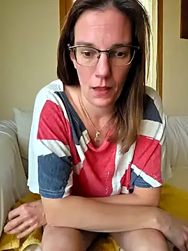 Snapshot of SpiceLea chatting on October 18, 4:30 pm SpiceLea online show from October 18, 4:30 pm