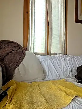 Snapshot of SpiceLea chatting on October 19, 9:43 am SpiceLea online show from October 19, 9:43 am