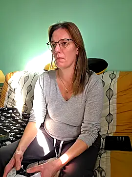 Snapshot of SpiceLea chatting on October 23, 1:10 pm SpiceLea online show from October 23, 1:10 pm