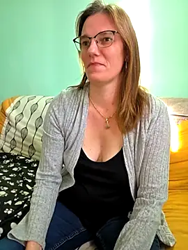 Snapshot of SpiceLea chatting on November 10, 2:27 pm SpiceLea online show from November 10, 2:27 pm