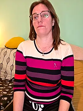 Snapshot of SpiceLea chatting on December 16, 3:17 pm SpiceLea online show from December 16, 3:17 pm