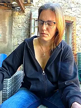 SpiceLea online show from April 10, 7:57 am