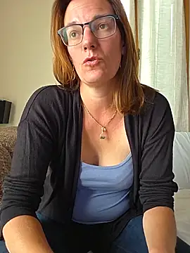 SpiceLea online show from May 14, 12:12 pm