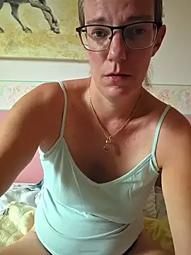 SpiceLea online show from July 16, 2:01 pm