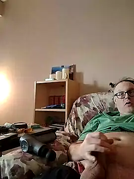 Snapshot of DARemo42O chatting on February 9, 8:45 pm DARemo42O online show from February 9, 8:45 pm