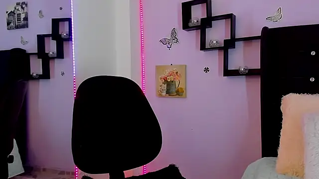 Laurablue online show from December 20, 12:08 am