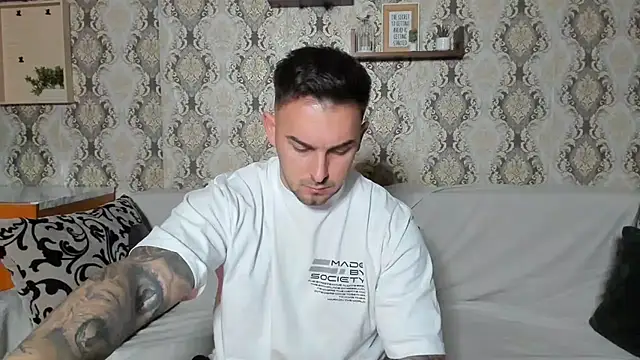 Jonmusclemaster online show from December 14, 9:13 pm