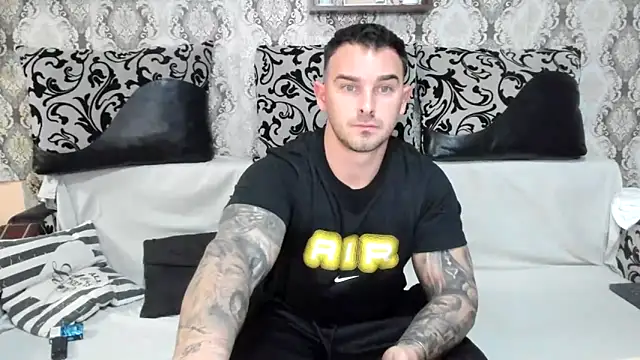 Jonmusclemaster online show from November 13, 8:19 pm