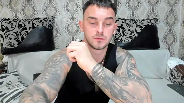 Snapshot of Jonmusclemaster chatting on November 15, 9:00 pm Jonmusclemaster online show from November 15, 9:00 pm