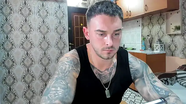 Snapshot of Jonmusclemaster chatting on November 25, 9:15 pm Jonmusclemaster online show from November 25, 9:15 pm