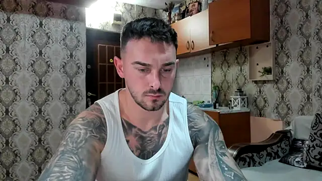 Snapshot of Jonmusclemaster chatting on January 5, 9:07 pm Jonmusclemaster online show from January 5, 9:07 pm