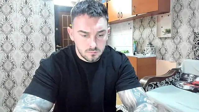 Snapshot of Jonmusclemaster chatting on January 8, 10:01 pm Jonmusclemaster online show from January 8, 10:01 pm