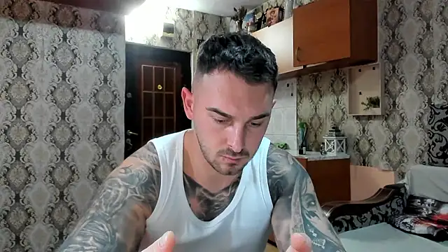 Snapshot of Jonmusclemaster chatting on January 10, 9:52 pm Jonmusclemaster online show from January 10, 9:52 pm