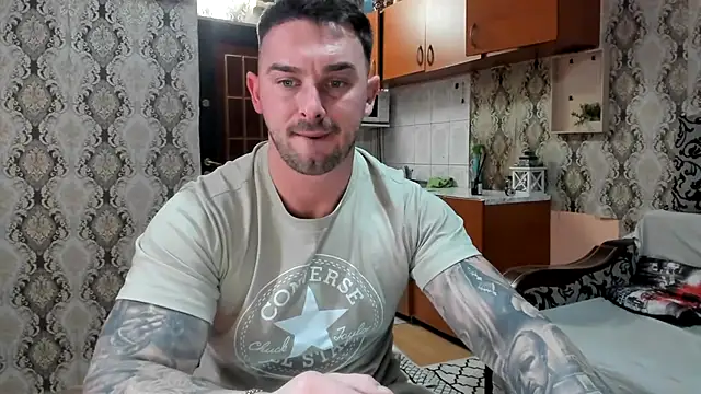 Snapshot of Jonmusclemaster chatting on January 14, 9:20 pm Jonmusclemaster online show from January 14, 9:20 pm