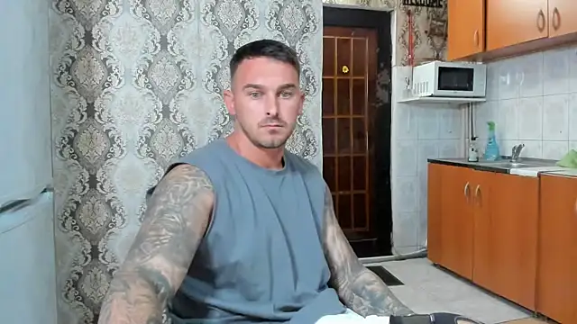 Snapshot of Jonmusclemaster chatting on July 24, 8:29 pm Jonmusclemaster online show from July 24, 8:29 pm