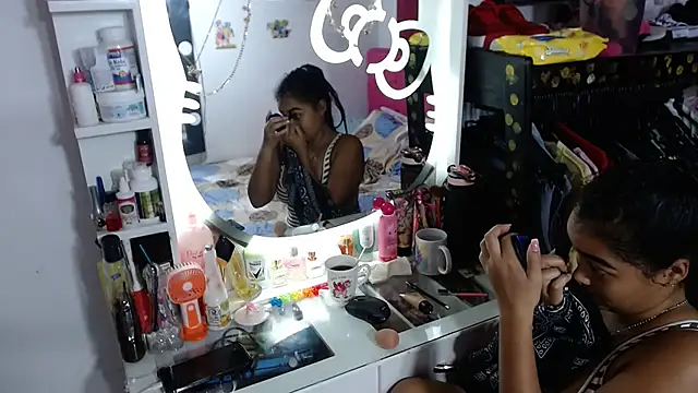 Snapshot of kiara_milf_ chatting on June 18, 6:23 pm kiara milf online show from June 18, 6:23 pm