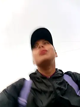 Snapshot of _andrea30 chatting on November 5, 11:21 am andrea30 online show from November 5, 11:21 am