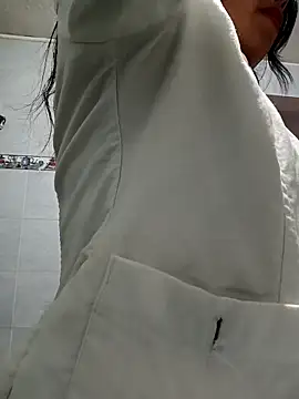 Snapshot of _andrea30 chatting on November 6, 11:22 am andrea30 online show from November 6, 11:22 am