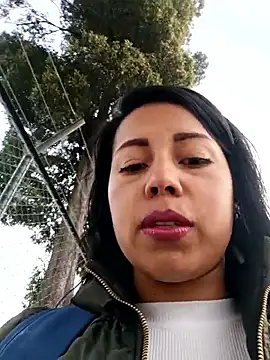 Snapshot of _andrea30 chatting on December 18, 11:49 am andrea30 online show from December 18, 11:49 am