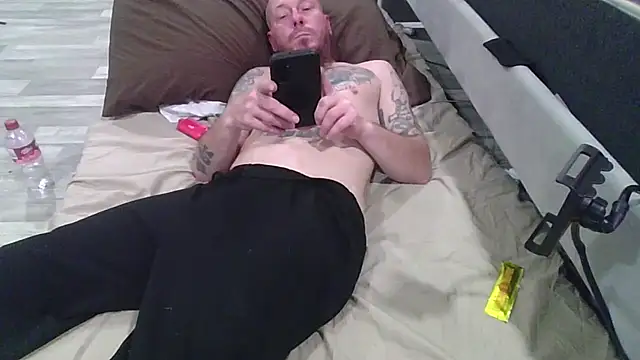 Snapshot of deepinnnnn chatting on February 24, 2:40 am deepinnnnn online show from February 24, 2:40 am