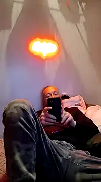 Snapshot of deepinnnnn chatting on March 19, 2:37 am deepinnnnn online show from March 19, 2:37 am