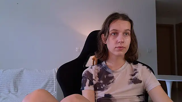 VanessaBayer2 online show from December 19, 3:29 am