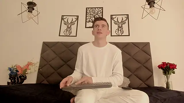 MikaelSlow online show from January 25, 5:18 am