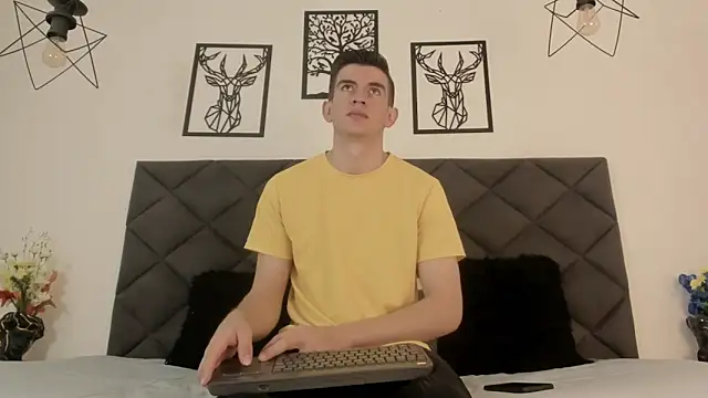 MikaelSlow online show from February 20, 4:28 am