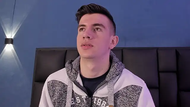 Snapshot of MikaelSlow chatting on November 8, 4:56 am MikaelSlow online show from November 8, 4:56 am