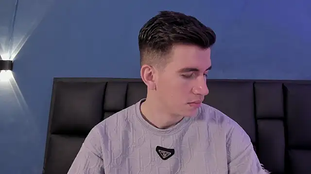 Snapshot of MikaelSlow chatting on November 9, 4:00 am MikaelSlow online show from November 9, 4:00 am