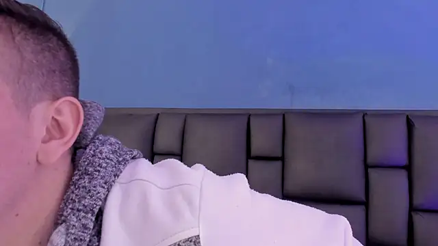 Snapshot of MikaelSlow chatting on November 11, 3:39 am MikaelSlow online show from November 11, 3:39 am