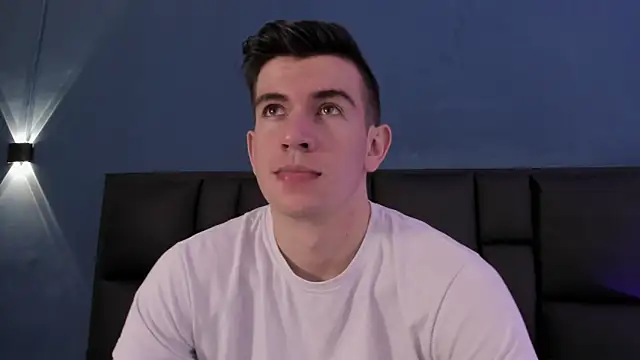 Snapshot of MikaelSlow chatting on November 12, 4:13 am MikaelSlow online show from November 12, 4:13 am