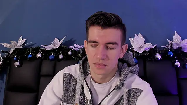 Snapshot of MikaelSlow chatting on November 28, 4:04 am MikaelSlow online show from November 28, 4:04 am