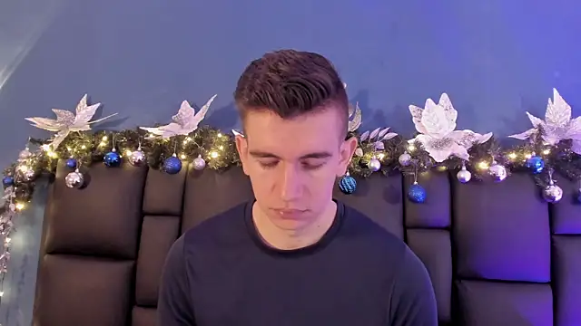 Snapshot of MikaelSlow chatting on December 3, 4:31 am MikaelSlow online show from December 3, 4:31 am