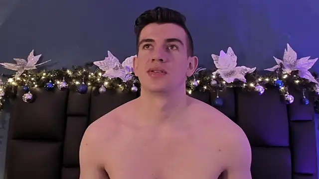 Snapshot of MikaelSlow chatting on December 20, 3:46 am MikaelSlow online show from December 20, 3:46 am