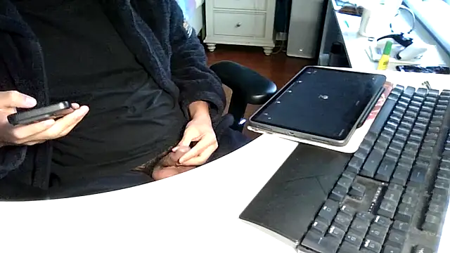 Snapshot of big-pig chatting on November 23, 8:03 am big-pig online show from November 23, 8:03 am