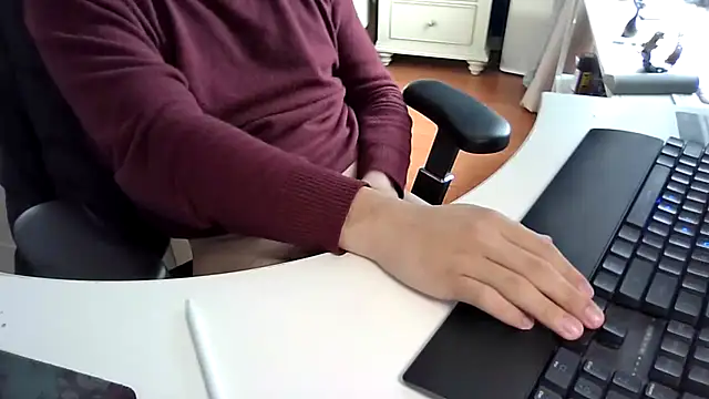 Snapshot of big-pig chatting on February 2, 2:10 am big-pig online show from February 2, 2:10 am