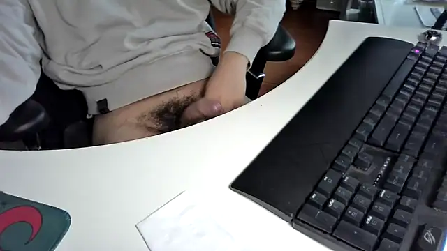 Snapshot of big-pig chatting on March 30, 12:55 am big-pig online show from March 30, 12:55 am