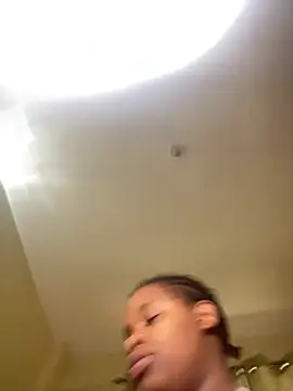 nur lin online show from February 20, 8:06 am