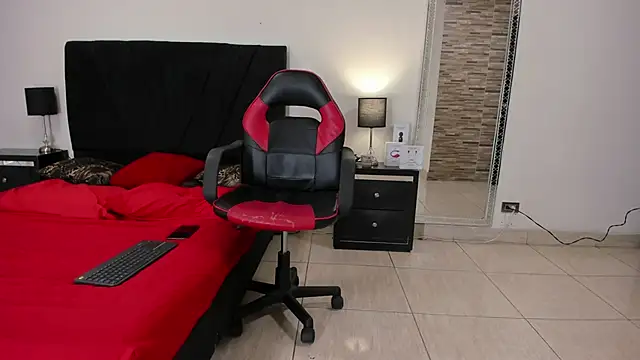 MarilynDavies online show from December 11, 11:21 pm