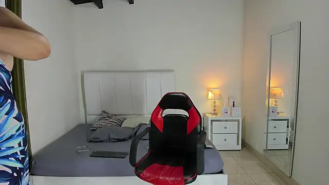 MarilynDavies online show from December 27, 10:37 pm